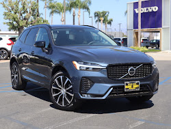 2024 Volvo XC60 Plus Dark Theme
