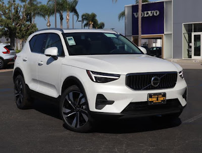 2025 Volvo XC40