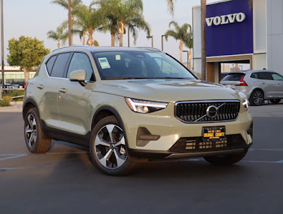 2025 Volvo XC40