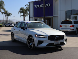 2022 Volvo S60 Recharge R-Design Expression/Inscription